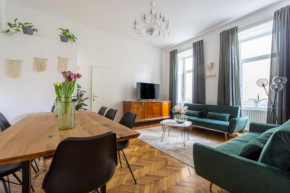 Central apartment in Viennese old building
